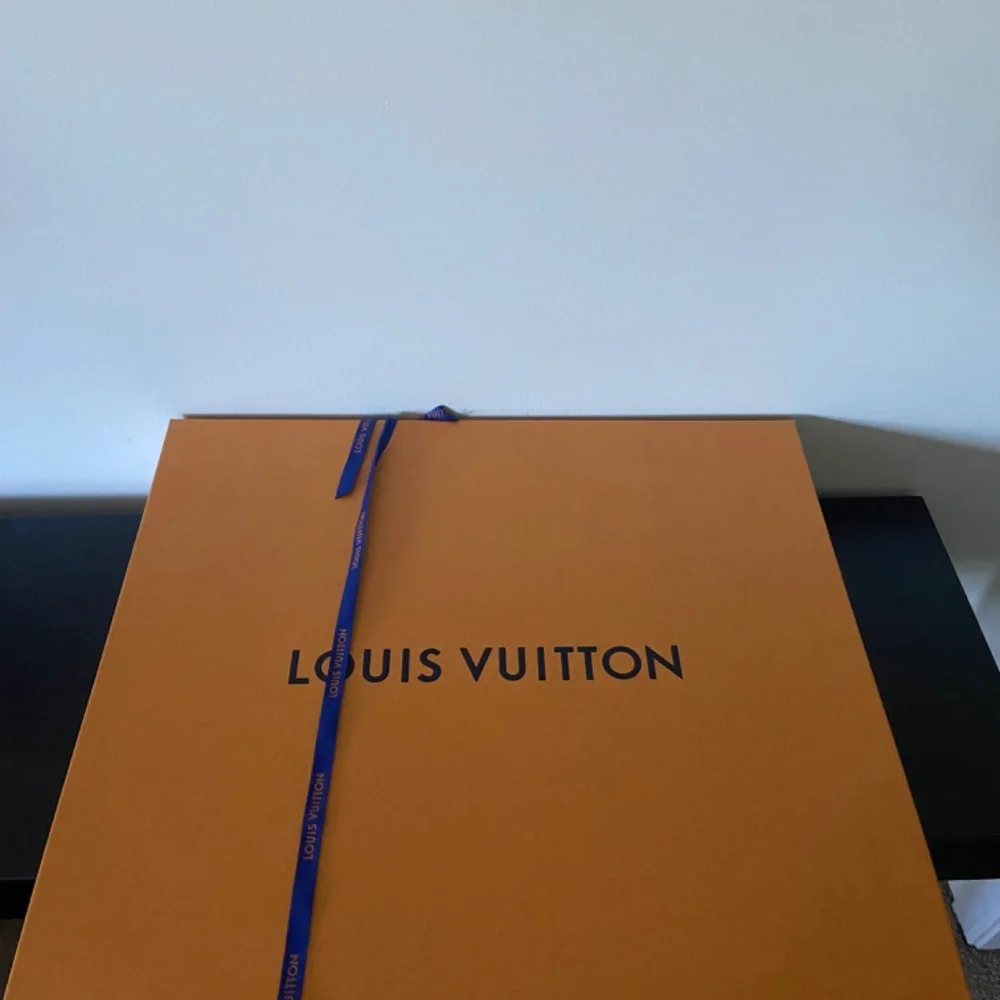 LV never full GM bag - Picture 2 of 8